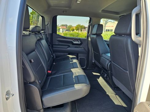 Used 2026 GMC Sierra 1500 SLT AWD/4WD image 25