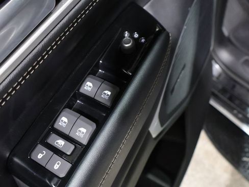 Used 2024 Jeep Wagoneer L Series III w/ Flexible Seating Group image 13