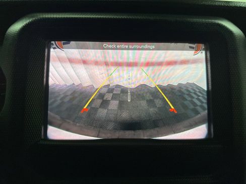 Used 2018 Jeep Wrangler Unlimited Sahara image 25