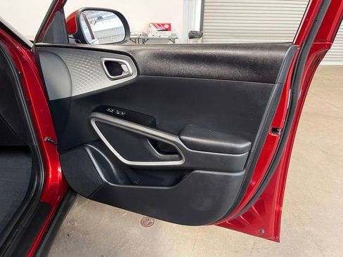 Used 2020 Kia Soul LX FWD image 12