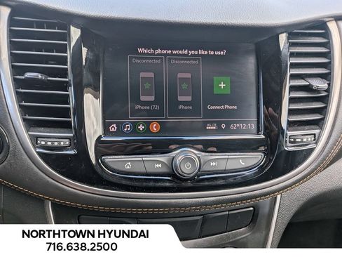 Used 2021 Chevrolet Trax LT w/ Premium Seat Package AWD/4WD image 17