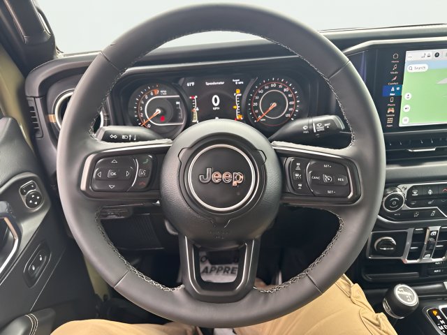 Used 2025 Jeep Gladiator Sport AWD/4WD image 16