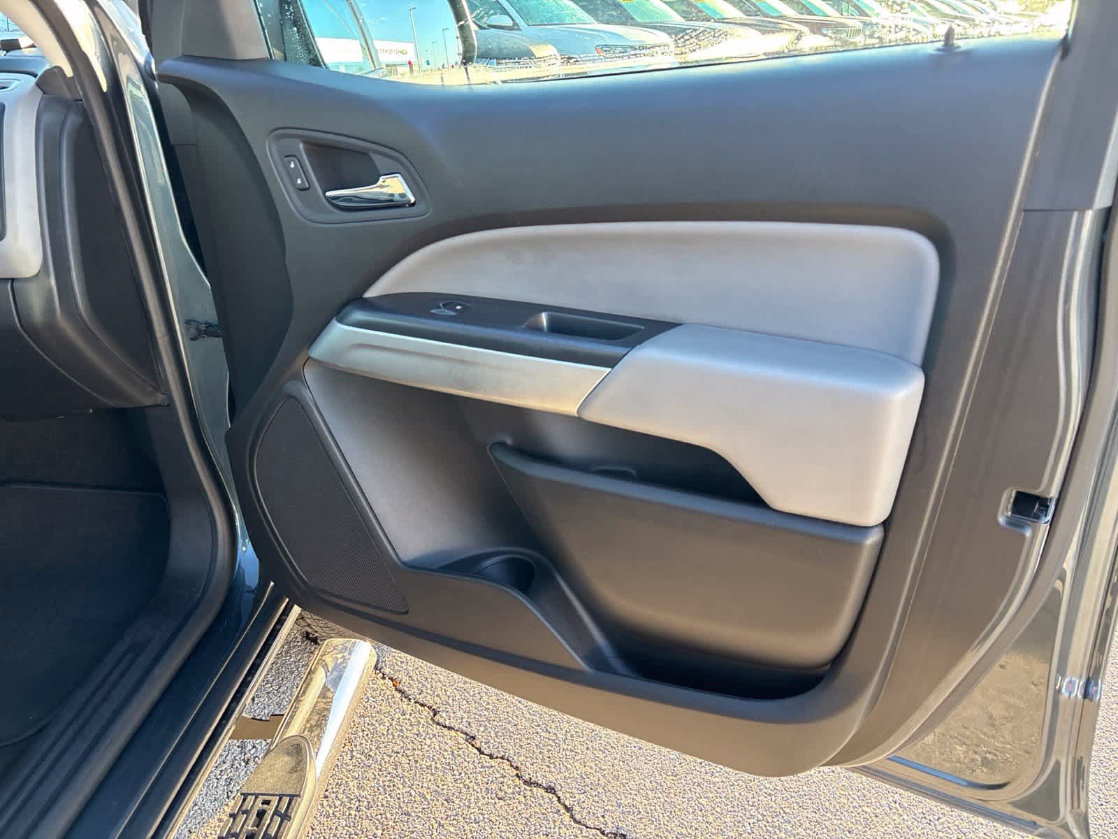 Used 2015 Chevrolet Colorado LT w/ Luxury Package RWD image 11