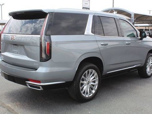 Used 2023 Cadillac Escalade Premium Luxury w/ LPO, Floor Liner Package AWD/4WD image 3
