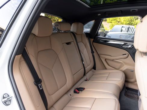 Certified 2026 Porsche Macan AWD/4WD image 50