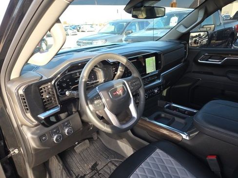 Used 2025 GMC Sierra 1500 Elevation image 10