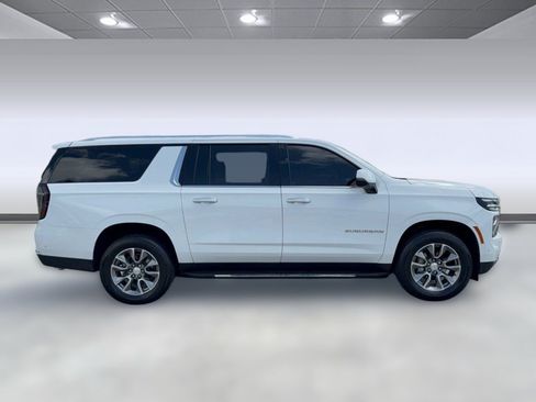 Used 2025 Chevrolet Suburban LT w/ Comfort Package RWD image 8