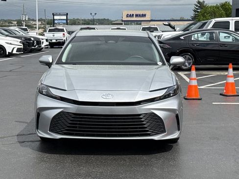 Used 2025 Toyota Camry LE w/ Convenience Package FWD image 12