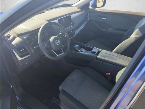 Used 2023 Nissan Rogue SV image 11