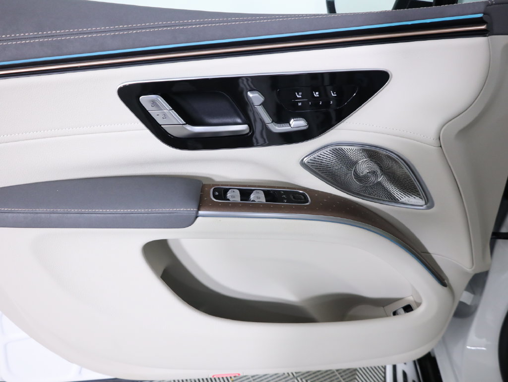 Used 2025 Mercedes-Benz EQS 450+ 4MATIC SUV image 9