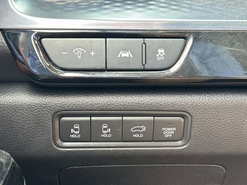 Used 2023 Kia Carnival SX Prestige image 25