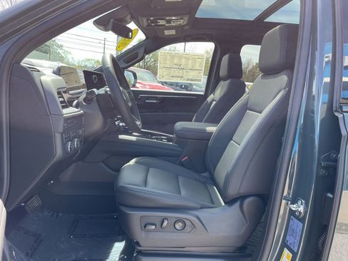 New 2026 Chevrolet Suburban Z71 w/ Comfort Package image 4
