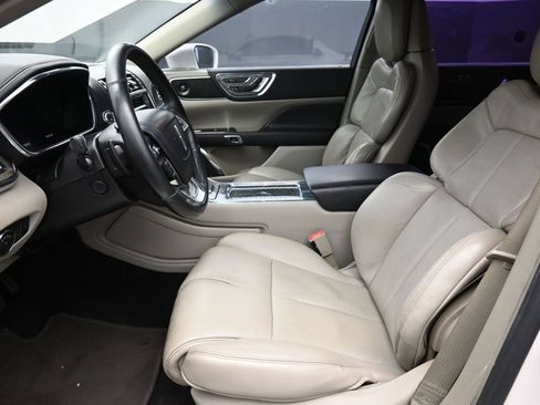 Used 2017 Lincoln Continental Reserve w/ Technology Package FWD image 19