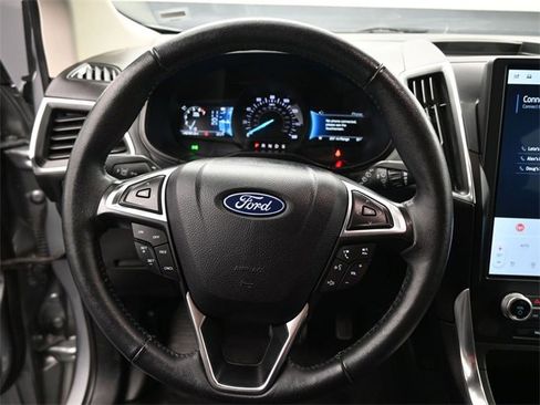 Used 2024 Ford Edge Titanium image 7