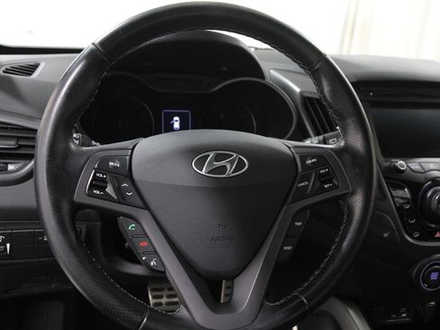 Used 2016 Hyundai Veloster Turbo image 7