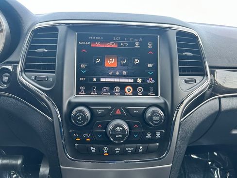Used 2017 Jeep Grand Cherokee Trailhawk AWD/4WD image 25