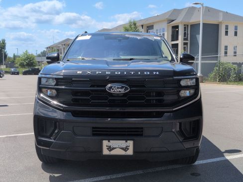 Certified 2025 Ford Expedition Max Active RWD image 9