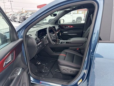 New 2026 Chevrolet Traverse RS w/ LPO, Floor Liner Package AWD/4WD image 9