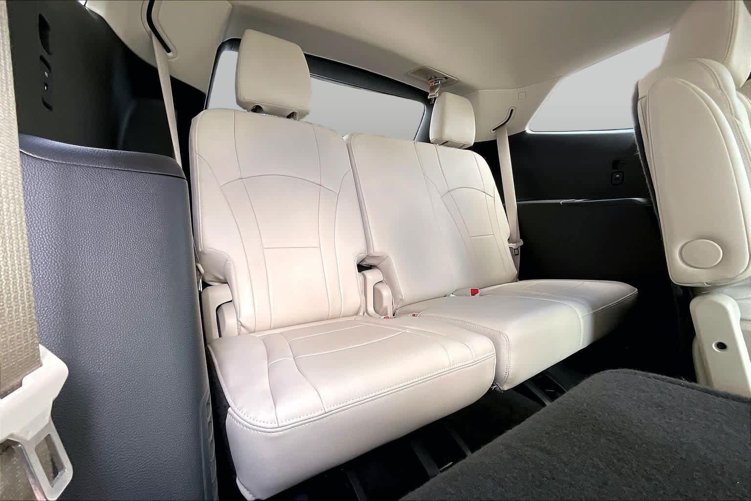 Used 2023 Buick Enclave Essence FWD image 52