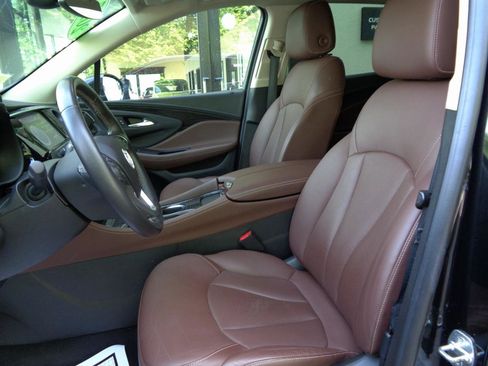 Used 2017 Buick Envision Premium AWD/4WD image 9