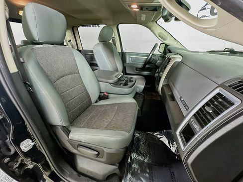 Used 2019 RAM 1500 Big Horn image 30