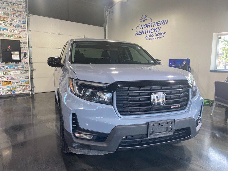 Used 2023 Honda Ridgeline Sport image 2