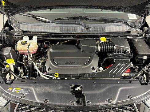 Used 2023 Chrysler Pacifica Touring-L FWD image 45
