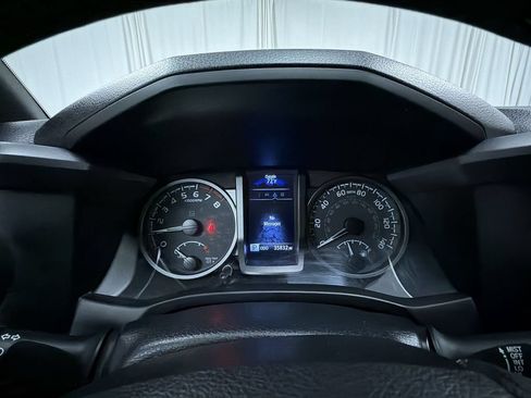 Certified 2023 Toyota Tacoma TRD Off-Road AWD/4WD image 19