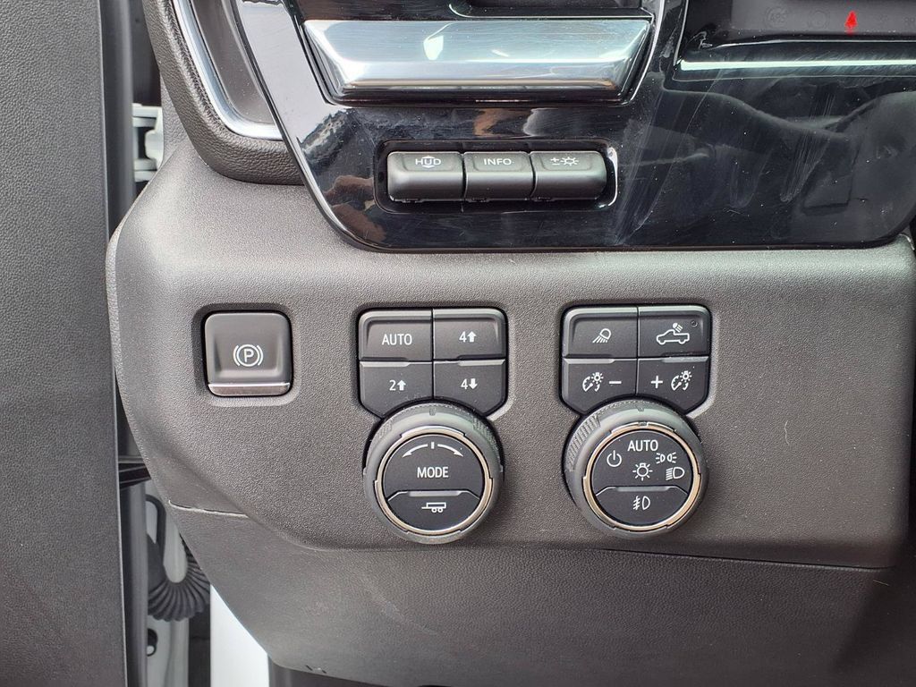 Used 2024 Chevrolet Silverado 1500 LTZ w/ Technology Package AWD/4WD image 16