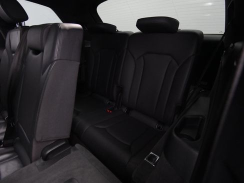 Used 2021 Audi Q7 3.0T Premium image 34