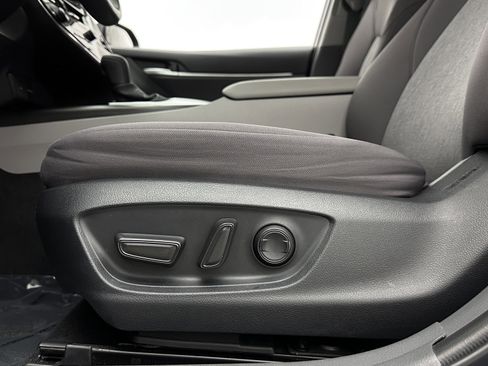 Used 2023 Toyota Camry LE image 12