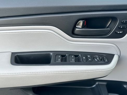 Used 2024 Honda Odyssey EX-L image 12