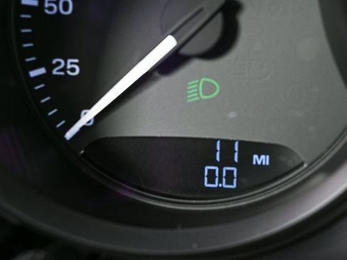 New 2026 Porsche Macan GTS image 11