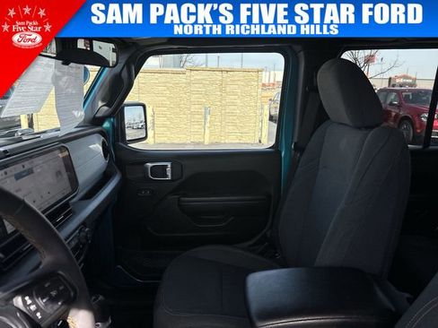 Used 2024 Jeep Wrangler Unlimited w/ Convenience Group image 13