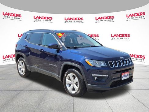 Used 2019 Jeep Compass Latitude w/ Cold Weather Group AWD/4WD image 1