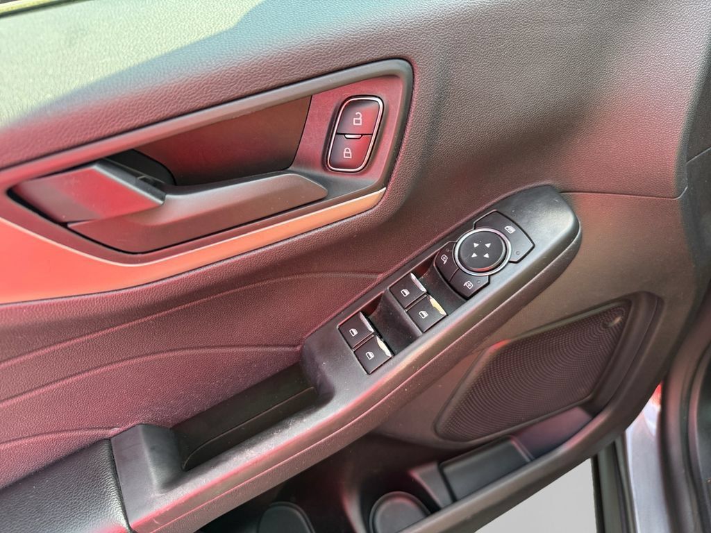 Used 2022 Ford Escape SE FWD image 27