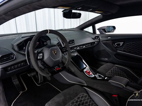 Used 2024 Lamborghini Huracan Sterrato image 35
