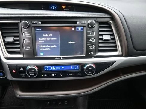 Used 2015 Toyota Highlander XLE AWD/4WD image 4