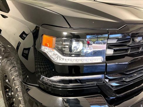 Used 2017 Chevrolet Silverado 1500 LTZ Z71 w/ Midnight Edition image 26