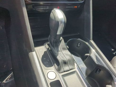 Certified 2023 Volkswagen Atlas Cross Sport SE w/ Panoramic Sunroof Package FWD image 27