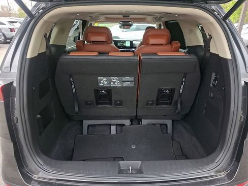Used 2024 Kia Carnival SX Prestige FWD image 31