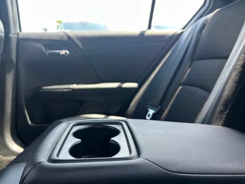 Used 2017 Honda Accord Sport image 38