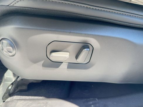 New 2025 Jeep Wrangler Unlimited Rubicon image 11