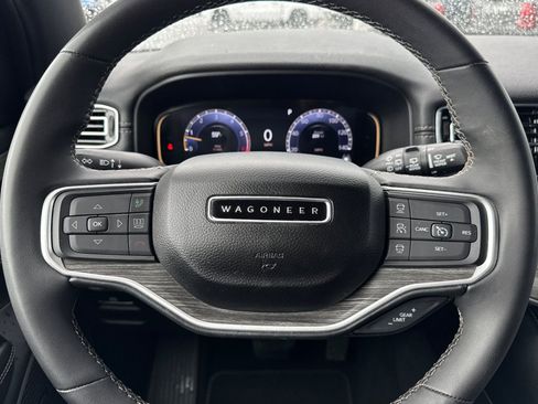 Used 2024 Jeep Wagoneer L Series II w/ Flexible Seating Group image 29