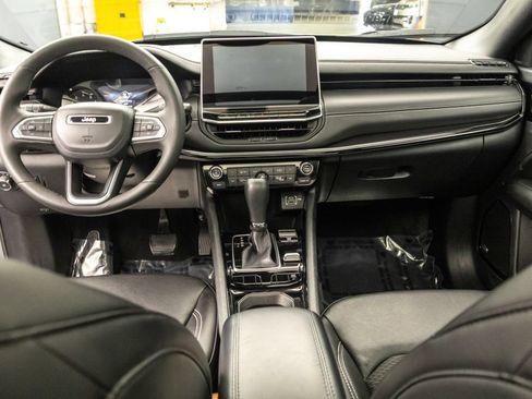 Used 2023 Jeep Compass Latitude w/ Sun and Sound Group AWD/4WD image 29