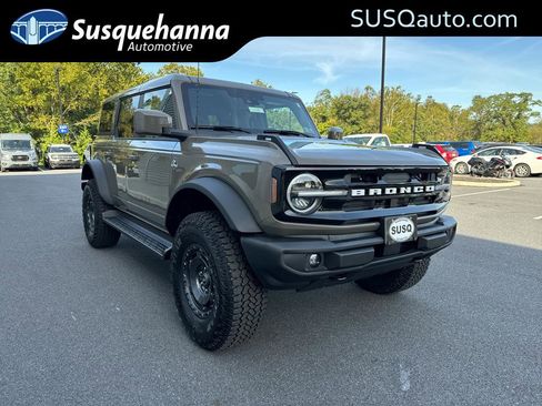 New 2025 Ford Bronco Outer Banks w/ Sasquatch Package image 1