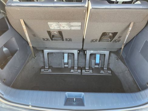 New 2026 Kia Carnival EX image 22
