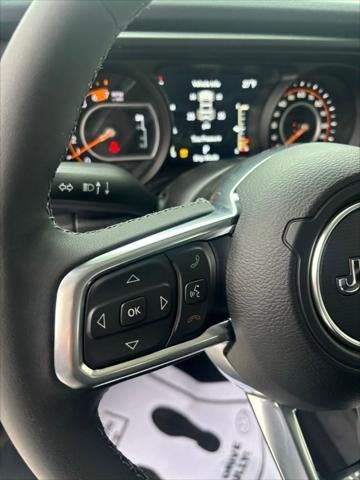 New 2026 Jeep Wrangler Unlimited Sahara AWD/4WD image 36