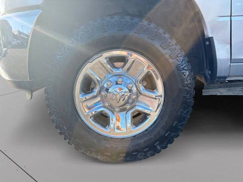 Used 2018 RAM 2500 Tradesman w/ Chrome Appearance Group AWD/4WD image 9