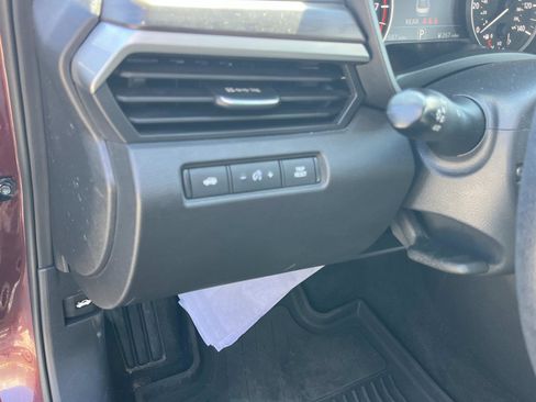 Used 2024 Nissan Altima 2.5 SV AWD/4WD image 28
